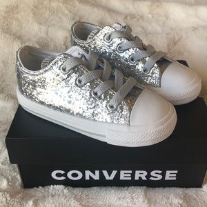 Adorable!! NWB. Silver Converse. Size 7. New!